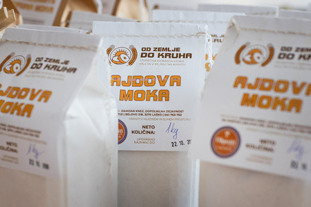 Borza lokalnih živil (10)